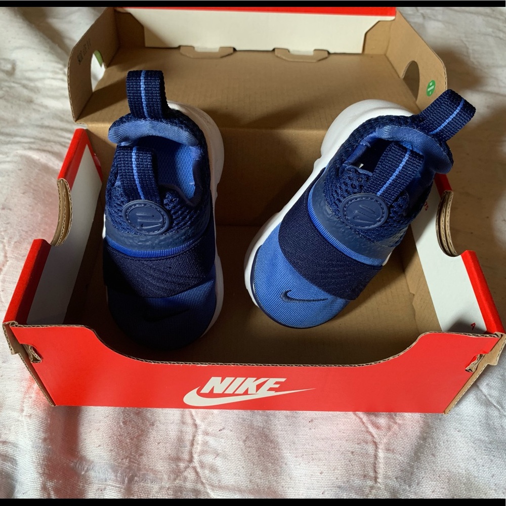 toddler boys nike prestos!